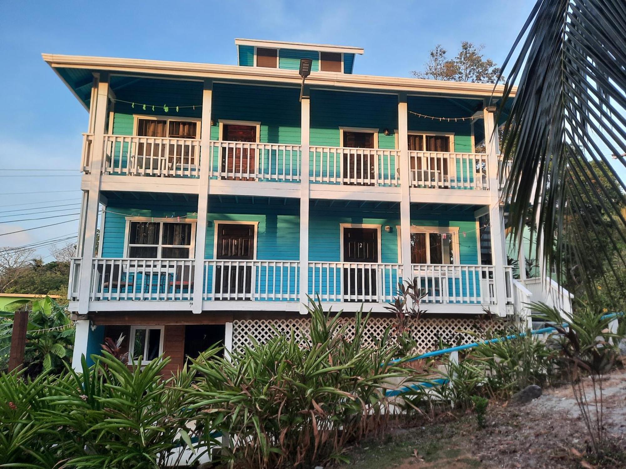 Guava Grove Resort & Villas Sandy Bay Bagian luar foto