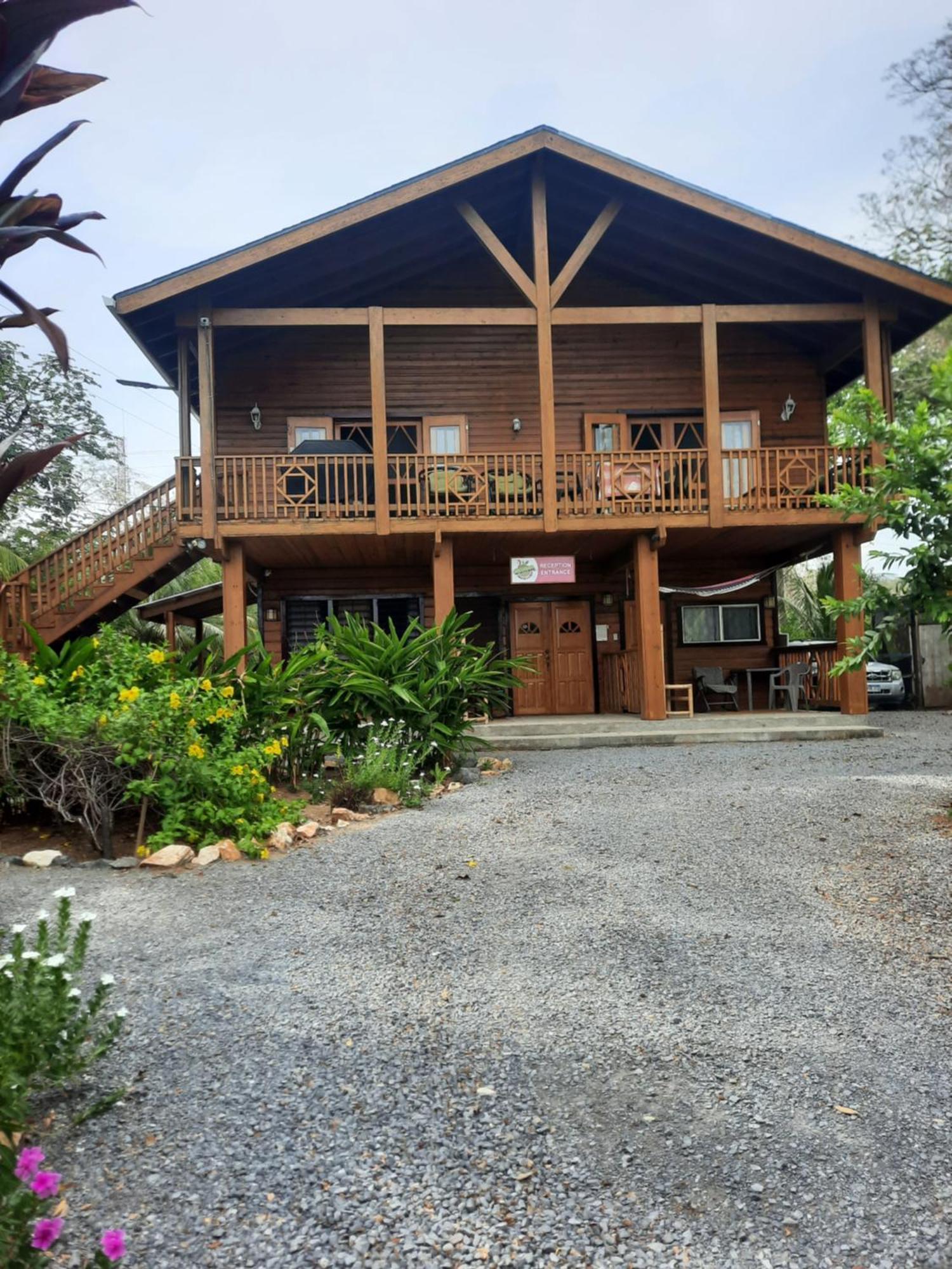 Guava Grove Resort & Villas Sandy Bay Bagian luar foto