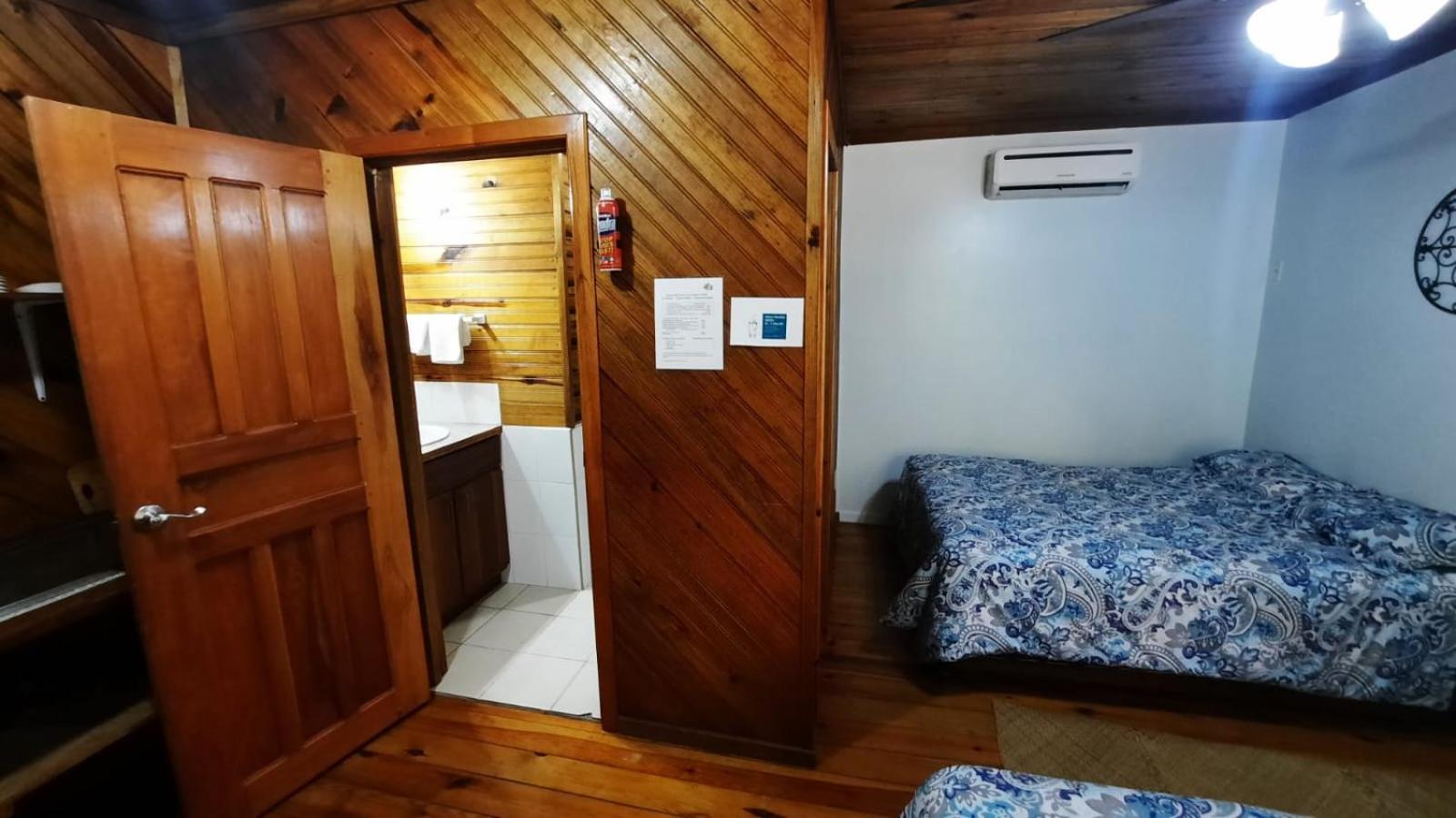 Guava Grove Resort & Villas Sandy Bay Ruang foto