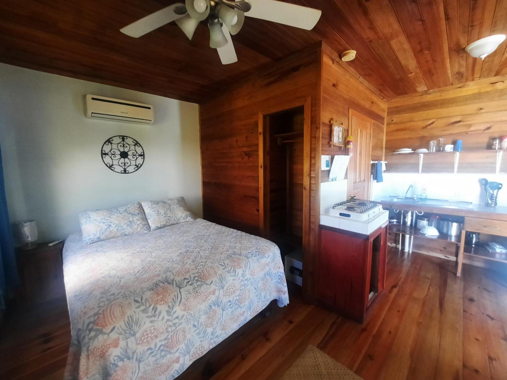 Guava Grove Resort & Villas Sandy Bay Bagian luar foto